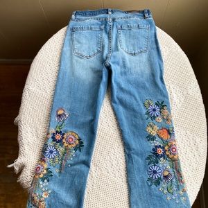 Blank NYC Boho Flower Embroidered Jeans size 28